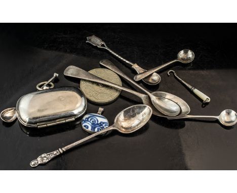 Small Mixed Lot to include silver mustard and salt spoons, commemorative Crown, stainless steel sovereign holder, a button ho