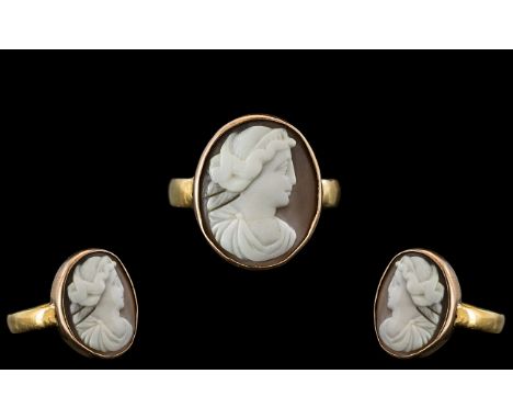 Antique Period - Attractive 9ct Rose Gold Cameo Set Ring. The Shank Added Later Is 18ct Gold. Depicts In High Relief, The Por