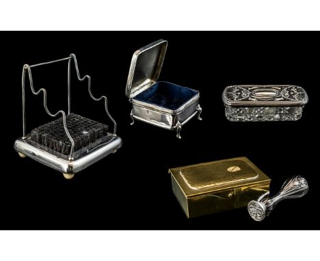 A Collection of Small Antique Period Sterling Silver Items - All Fully Hallmarked ( 5 ) Items In Total. Comprises 1/ Edwardia