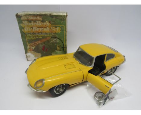 A large kit built plastic model Jaguar E Type, 54cm long, and a Humbrol Modeller's Brush Set (box poor) (2) 