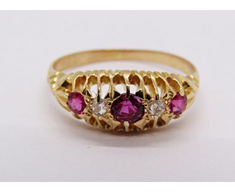 Antique 18ct ruby and diamond ring, size O, 2.3g 