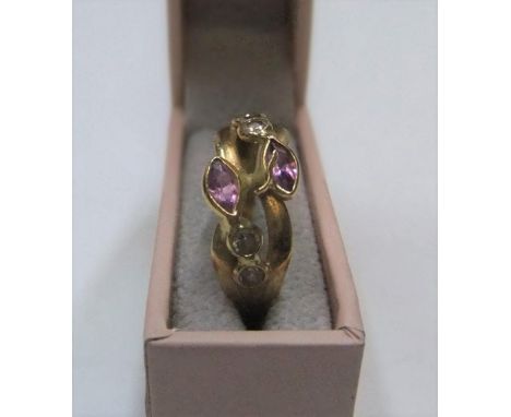 Pretty 18ct yellow gold, amethyst & white stone ringapprox 2.5 grams gross,              size P  