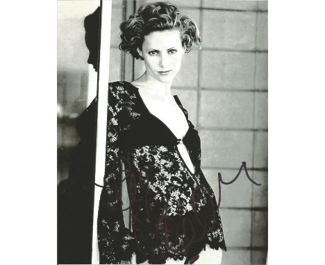 Leslie Mann signed 10 x 8 b/w Photoshoot Portrait Photo, from in person collection autographed at London Premiere 2014. Good 
