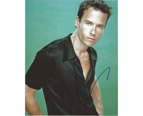 Guy Pierce signed 10 x 8 colour Photoshoot Portrait Photo, from in person collection autographed at London Premiere 2012. Goo