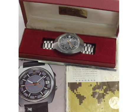 Omega Memomatic stainless steel gentleman's bracelet watch, circa 1974, ref. ST 166.071, the circular dial with baton markers