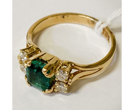 18CT GOLD EMERALD &amp; DIAMOND RING SIZE N 