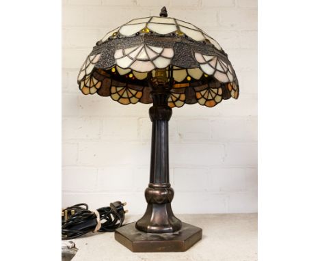 TIFFANY STYLE TABLE LAMP 50CMS (H) APPROX