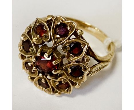 9 CARAT GOLD GARNET RING SIZE N