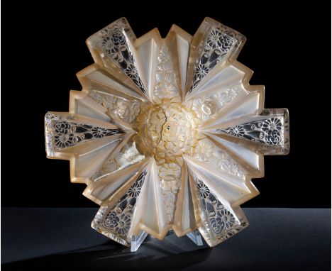 Art Deco ceiling lamp lampshade. France, ca. 1920.Acid-etched salmon-coloured translucent glass.Measurements: 29 cm (diameter