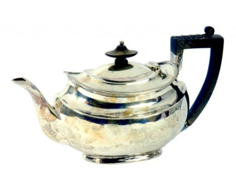 A GEORGE V SILVER TEAPOT, SHEFFIELD 1910, 18OZS GROSS