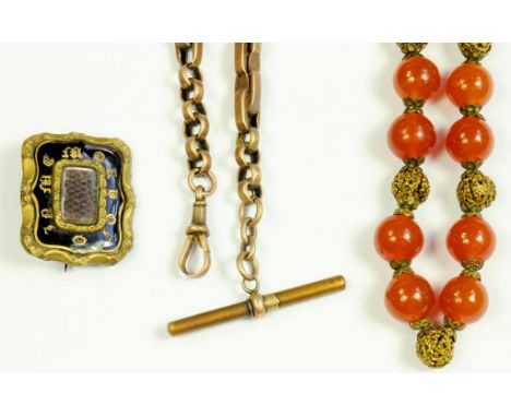 A GOLD WATCH CHAIN, 17G EXCLUDING PLATED T BAR, A VICTORIAN GILTMETAL AND ENAMEL MOURNING BROOCH AND A CORNELIAN BEAD AND GIL