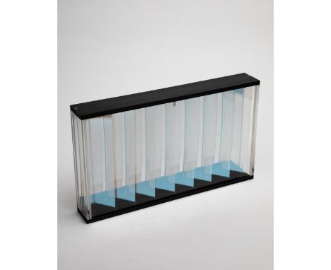 Adolf Luther*, Licht und MaterieAdolf Luther*, (1912 - 1990)1974Licht und Materie. Objektkasten. Verspiegelte Glaslamellen, S