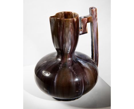 Christopher Dresser, Lear Pottery, JugChristopher DresserSamuel Lear Potteryabout 1880Krug. Um 1880. Keramik. Mehrtonig grau,