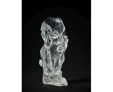 VASE EN CRISTAL DE ROCHE SCULPTÉMarque et époque Qianlong (1736-1795)A CARVED ROCK CRYSTAL VASEQianlong four-character mark a