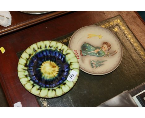 A Porthmadog pottery plate and a First Edition Hummels annual plate 1971