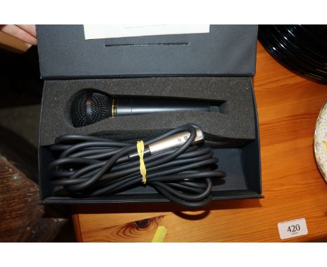 A Nicky Professional Dynamic microphone Model No.DM-1000