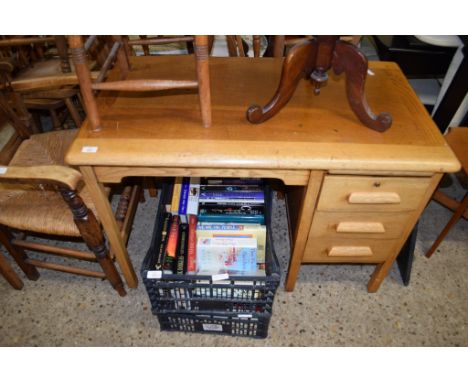 LIGHT OAK SINGLE PEDESTAL DESK, 106CM WIDE