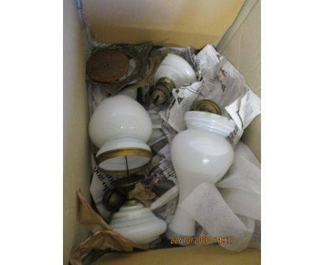 BOX OF VARIOUS VINTAGE LAMP PARTS/LIGHT FITTINGS