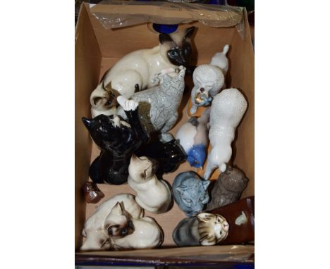 BOX CONTAINING VARIOUS CERAMIC MODELS OF CATS INCLUDING A DOULTON GROUP OF PEKINESE CATS