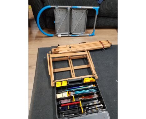 2 ARTISTS EASELS WITH PAINTBRUSHES AND A TWO STEP LADDER
