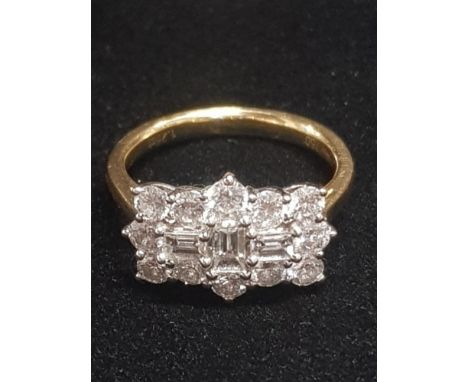 18CT YELLOW GOLD DIAMOND BAGUETTE ROUND RING 1.25CTS SIZE J GROSS WEIGHT 3.5G