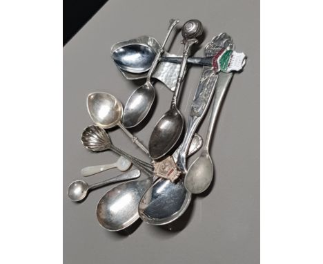 SELECTION OF ASSORTED SPOONS INCLUDING HALLMARKED SILVER SPOONS PLUS PEWTER AND WHITE METAL CADDY SPOONS