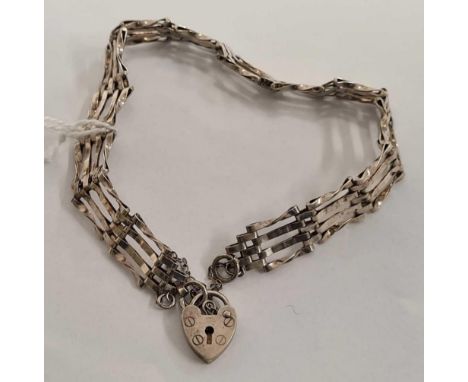 4 BAR GATE BRACELET WITH HEART LOCKET, APPROX 6g