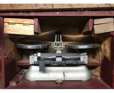 PRECISION SCALES BY JW TOWERS OF WIDNES IN WOOD CARRY CASE