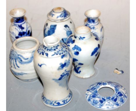 A quantity of Chinese export blue and white miniature vases, to include one pair, the largest h.12cm. Largest vase – two larg