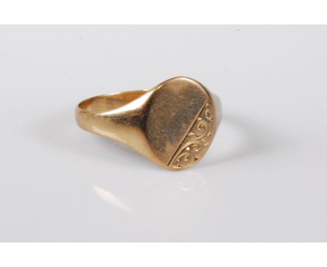 A 9ct gold signet ring, hallmarked Birmingham 1986, size Y, (3.4g)