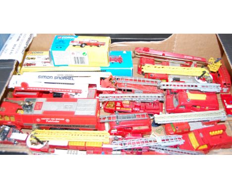 A single box of boxed and loose diecast fire trucks, to include Dinky Toys Ford Transit van, Matchbox Superkings, K9 fire ten