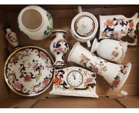 A collection of Masons Mandalay to include vase, mantle clock, jug, plate etc ( 1 tray) 