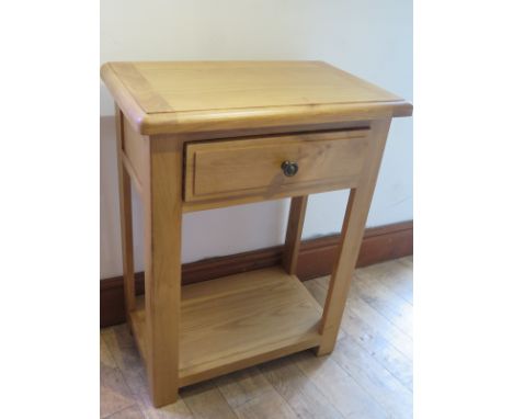 An oak console table - Width 63cm x Depth 38cm x Height 80cm