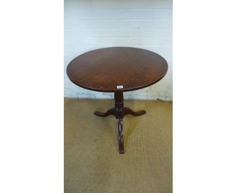 A Georgian oak tilt top tripod side table - Height 72cm x Diameter 75cm