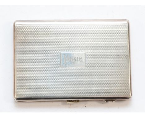 A silver rectangular compact, Birmingham 1939, with mirror but no powder, and engraved 'Rosie' to the front, 7.5x5.5cm.