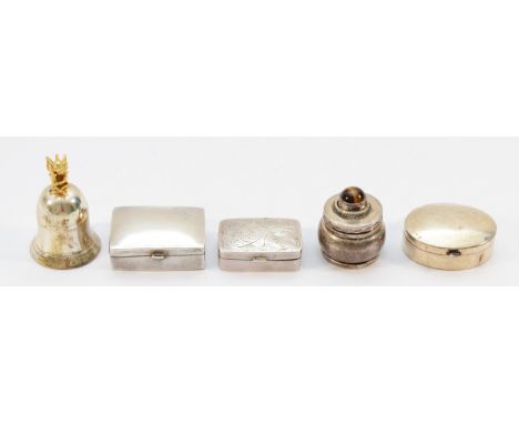 A silver pill box with fairy decoration to the top, Birmingham 1992, together with four 925 silver pill boxes, 67gm. (5)