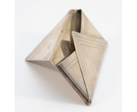 A 925 silver desk card holder in the form of an envelope, 10x5cm, 53gm.