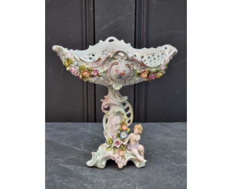 A Sitzendorf centrepiece, 23.5cm high.