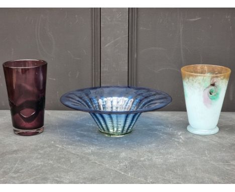 A Vasart style glass vase, 19.5cm high; together with an amethyst glass vase, 21.5cm high; and a Whitefriars Threaded glass b