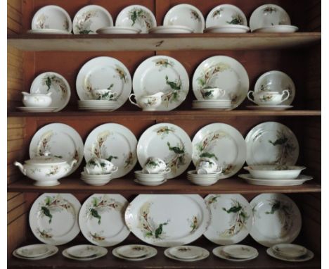 A large Yamaka Chinese porcelain part Tea & Dinner Service, decorated with flowers, approx. 82 pieces, with dinner plates, so