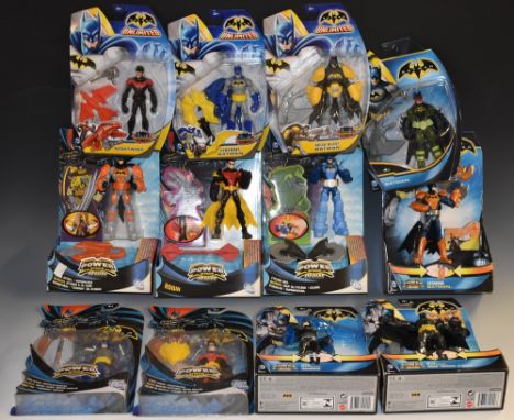 Batman - Mattel Power Deluxe Figures, including Batarang, Lanzamisiles, Twin blades, Strike Shields; Cyclone kit, Robin; etc.