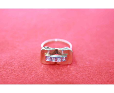 18 carat gold ring