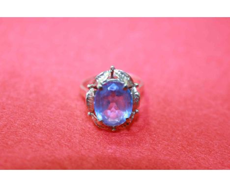 9 carat gold and topaz ring