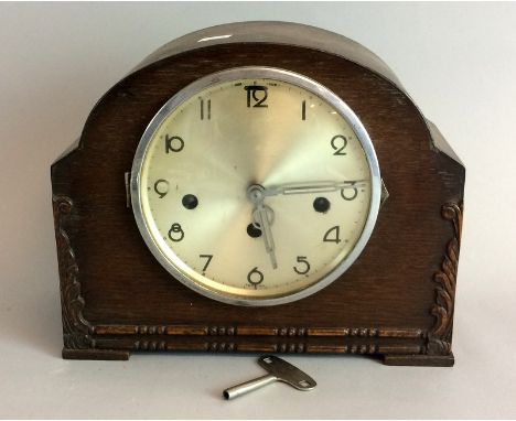 Westminster chiming mantle clock