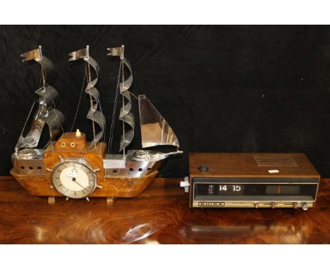 Retro lamp & clock in the form of a sailing ship + Vintage flip type clock radio alarm, both items are sold as untested.