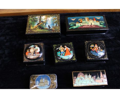 ***RE-OFFER IN OUR MARCH SALE AT &pound;60-&pound;120***




Seven 20th century Russian Kholui black lacquer boxes and covers