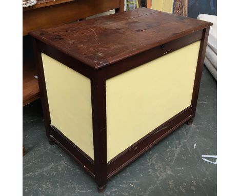 An oak blanket box, each panel side painted a light yellow, 96x61x81cmH 