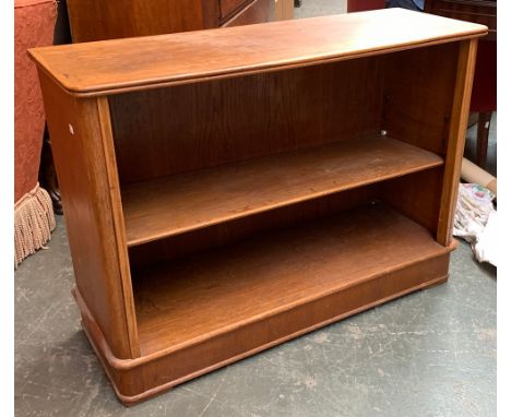 A low oak bookshelf, with one adjustable shelf, 103x36x74cmH 