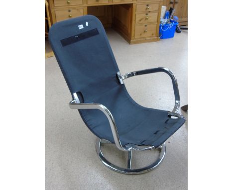 SWIVEL CHAIR ON CHROME STAND