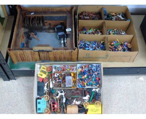 VINTAGE 'FORT DOUGLAS' WITH ACCESSORIES